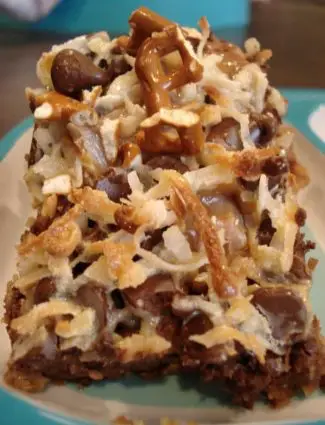 Caramel Pretzel Magic Bars