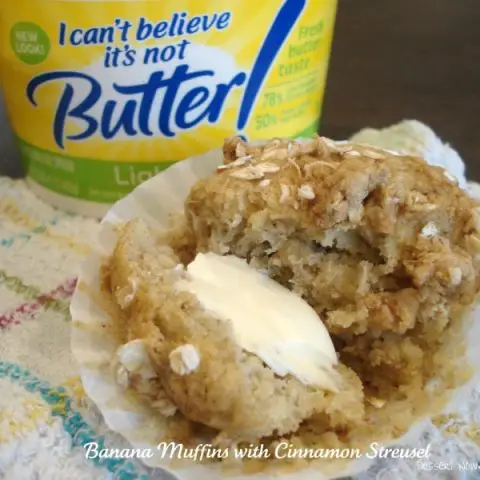 Banana Muffins with Cinnamon Streusel