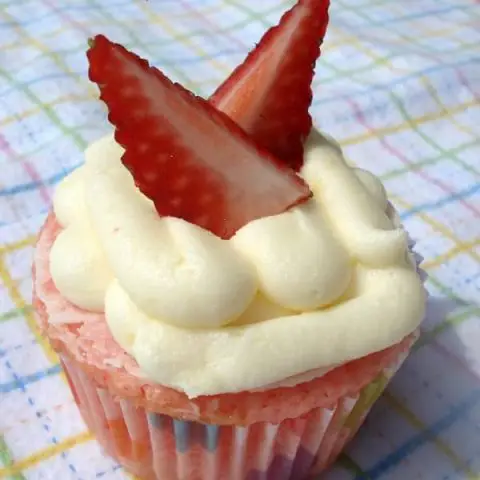 Strawberry Lemonade Cupcakes