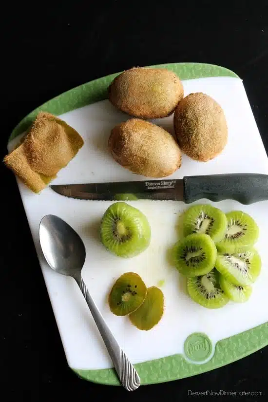  How to Peel a Kiwi with a Spoon