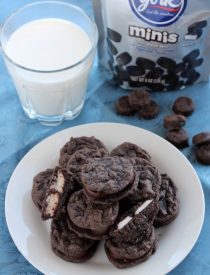 Peppermint Patty Mini Cookie Sandwiches