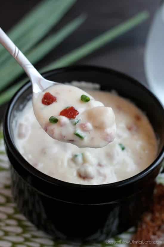  Chicken Cordon Bleu Soup - everything you love about chicken cordon bleu (the chicken, the ham, the swiss) plus bacon in a creamy soup! From DessertNowDinnerLater.com