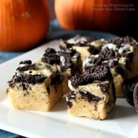 Pumpkin Oreo Fudge - A quick and easy fudge recipe. No candy thermometer required!