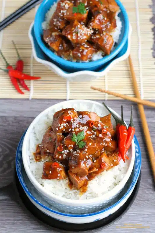 {Slow Cooker} Sriracha Chili Chicken