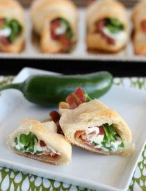 Jalapeno Popper Roll Ups – only 4 ingredients for a tasty snack or appetizer with a kick!