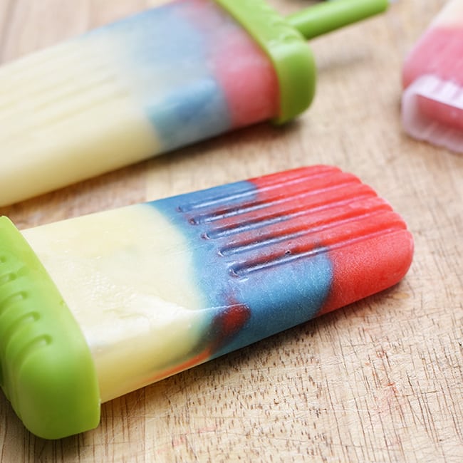 Red White and Blue Pudding Pops from LMLD