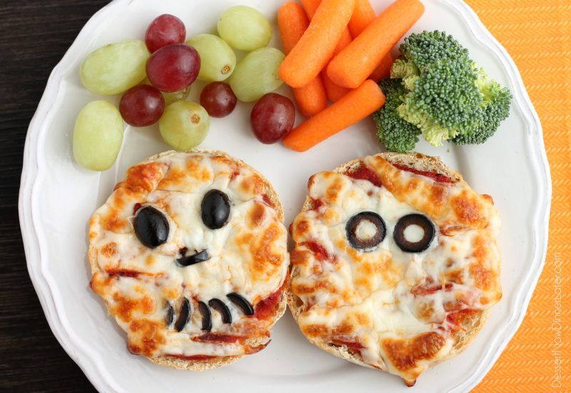 Mini Mummy Pizzas are a fun and easy food the kids can make for Halloween!