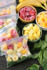 Prep these smoothie packs for the freezer and when you're ready to eat, just add milk or water! Check out the tutorial and delicious green smoothie recipe!