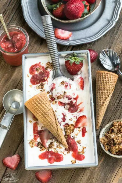 No Churn Strawberry Cheesecake Streusel Ice Cream // Life Made Sweeter