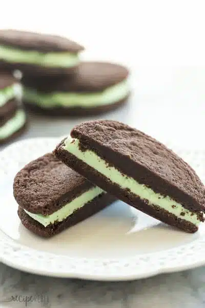 Homemade Mint Chocolate Oreos // The Recipe Rebel