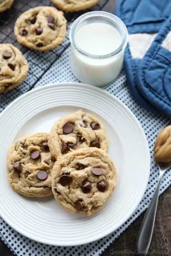 These totally irresistible Peanut Butter Chocolate Chip Cookies are chewy yet tender, and super easy to make! 