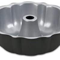 Standard 9-1/2-Inch Bundt Pan