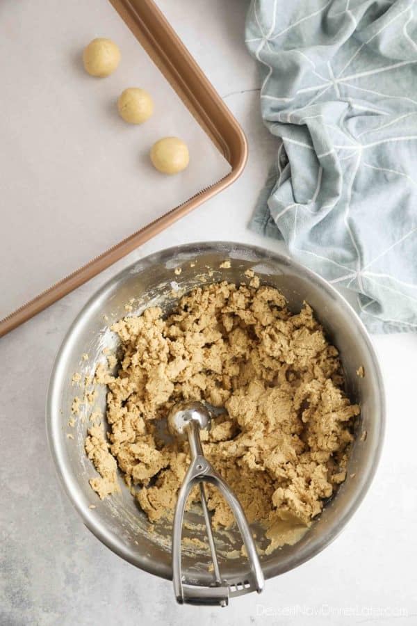 Easy Peanut Butter Balls {Buckeyes or Truffles} | Dessert Now Dinner Later