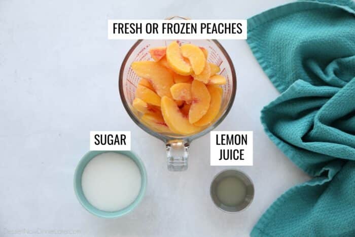 Mærkede ingredienser til ferskensorbet.