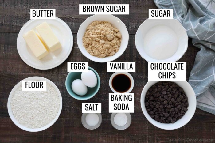 Ingredientes rotulados para a melhor receita de biscoitos de chocolate.