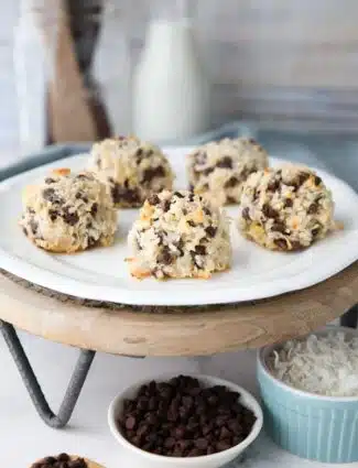 Chocolate chip macaroons on a plate.